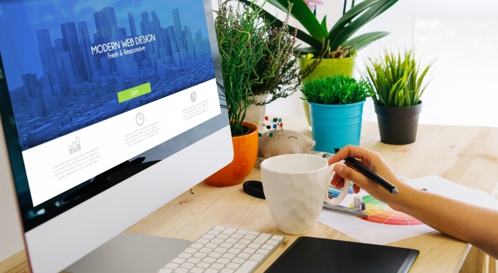 Für eine nachhaltige Website: Vom schlanken Design bis zum grünen Hosting geben wir 4 Tipps für mehr Nachhaltigkeit